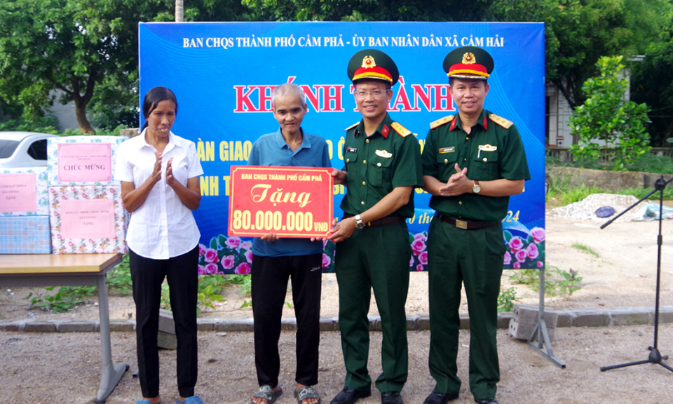 Ban CHQS thành phố Cẩm Phả: Khánh thành, bàn giao “Nhà tình nghĩa” cho gia đình chính sách