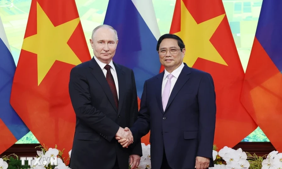 Thủ tướng Chính phủ Phạm Minh Chính hội kiến Tổng thống Nga Vladimir Putin