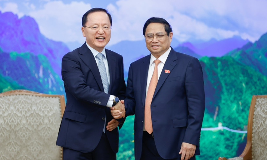 Thủ tướng Phạm Minh Chính tiếp Tổng Giám đốc Samsung
