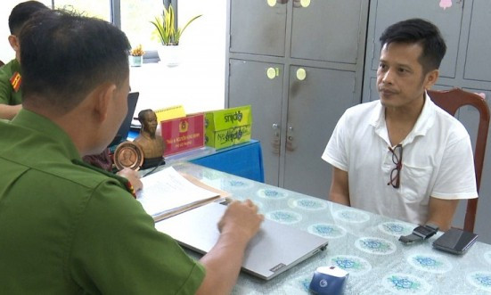 Bắt giám đốc lừa bán găng tay, chiếm đoạt tiền cọc 485.000 USD