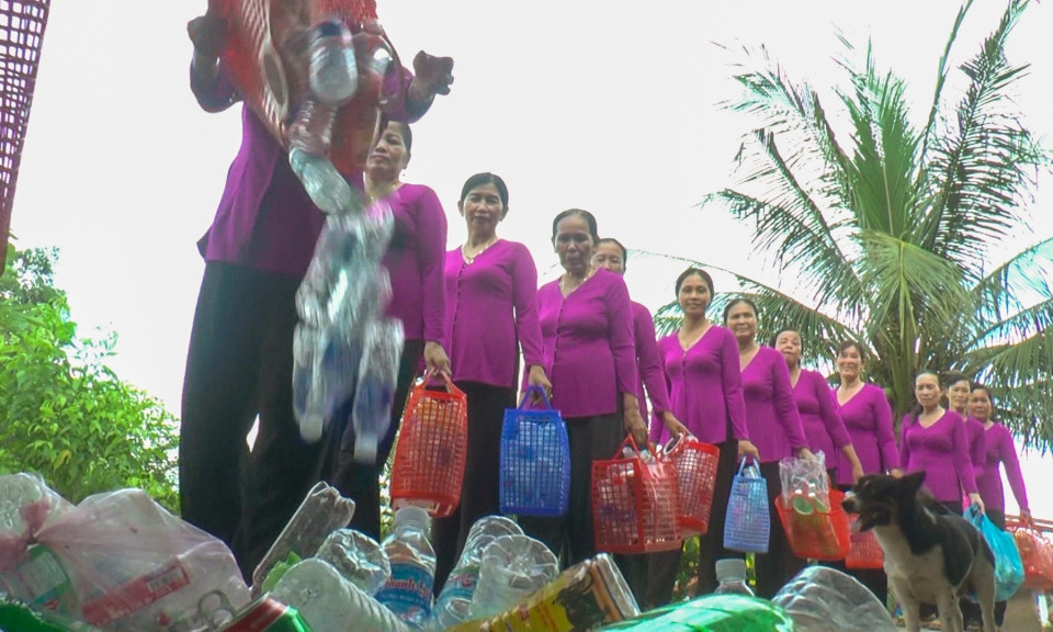 In Vietnam, initiative inspires women to convert garbage to money