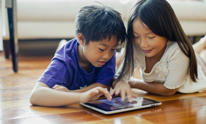 Trẻ dùng thiết bị điện tử bao lâu là đủ?