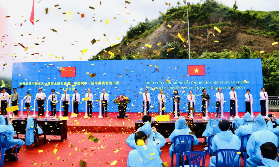 越南横模—中国峒中双边口岸正式开通 