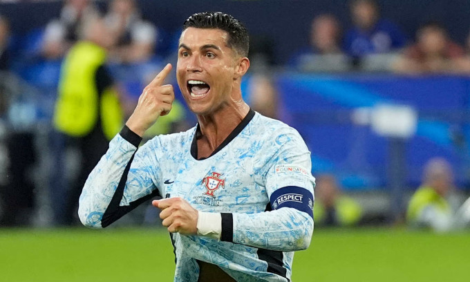 Ronaldo im tiếng, Bồ Đào Nha gục ngã trước Gruzia