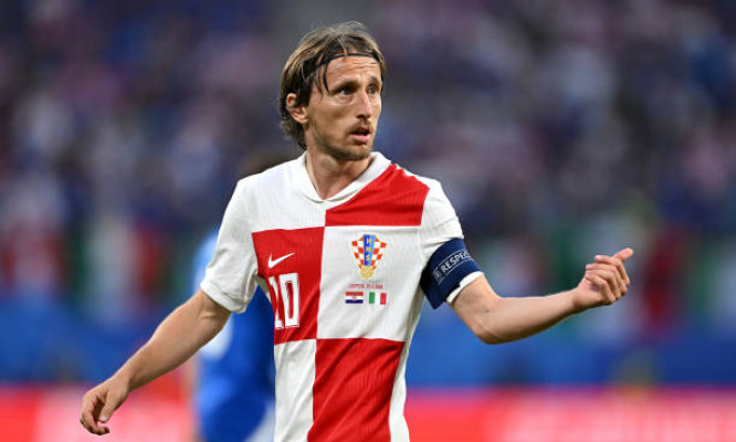 Liên đoàn bóng đá Croatia ra quyết định với Modric