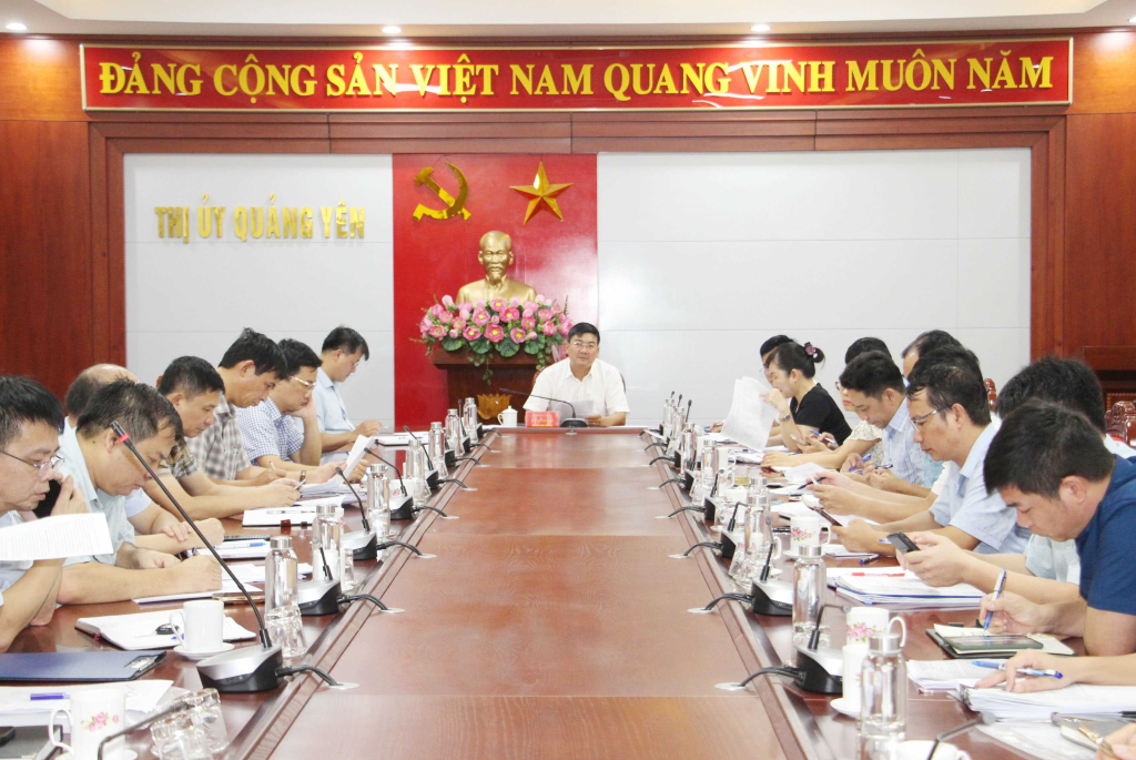 Ban Chỉ đạo hỗ trợ, bồi thường, GPMB TX Quảng Yên họp kiểm điểm tiến độ triển khai công tác GPMB một số dự án trọng điểm.