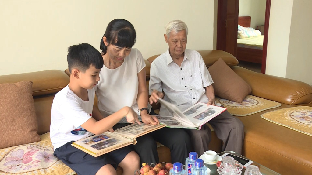 Gia đình ông Bùi Đỗ Sự ở khu phố 2 phường Yên Giang, TX Quảng Yên là gia đình văn hoá tiêu biểu.