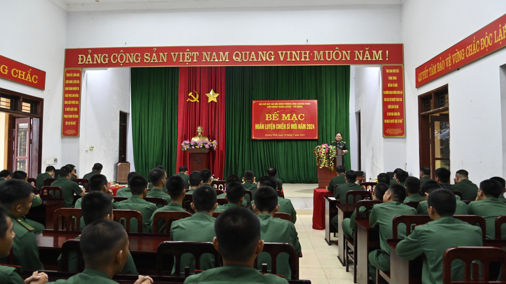 Quang cảnh buổi bế mạc.