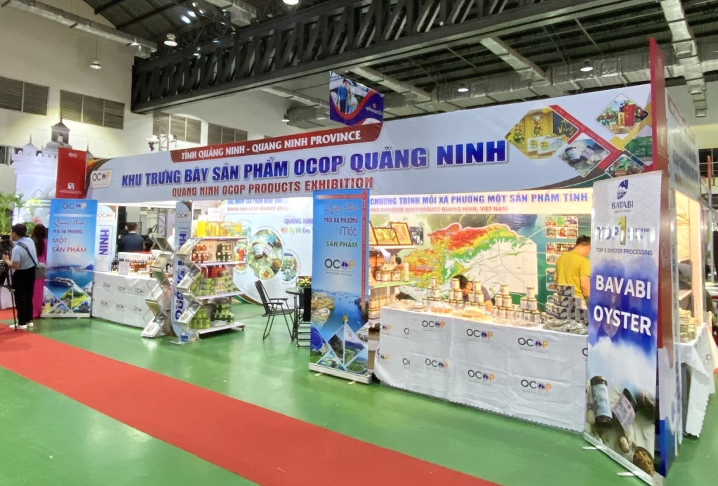 Khu trưng bày các sản phẩm OCOP Quảng Ninh tại Hội chợ VIETLAO EXPO 2024.