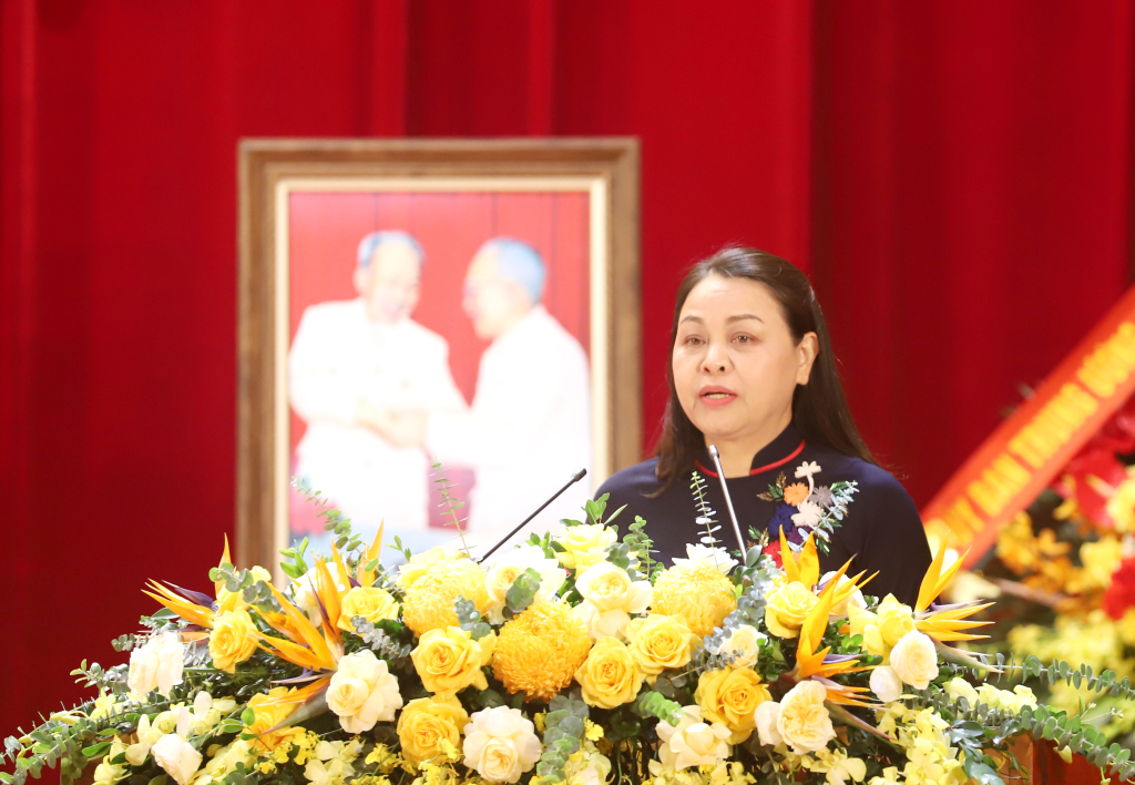 Đồng chí Nguyễn Thị Thu Hà, Ủy viên Trung ương Đảng, Phó Chủ tịch Ủy ban Trung ương MTTQ Việt Nam, phát biểu chỉ đạo Đại hội.