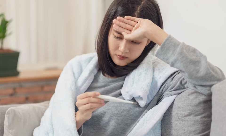 Điều gì xảy ra trong cơ thể khi bị sốt?
