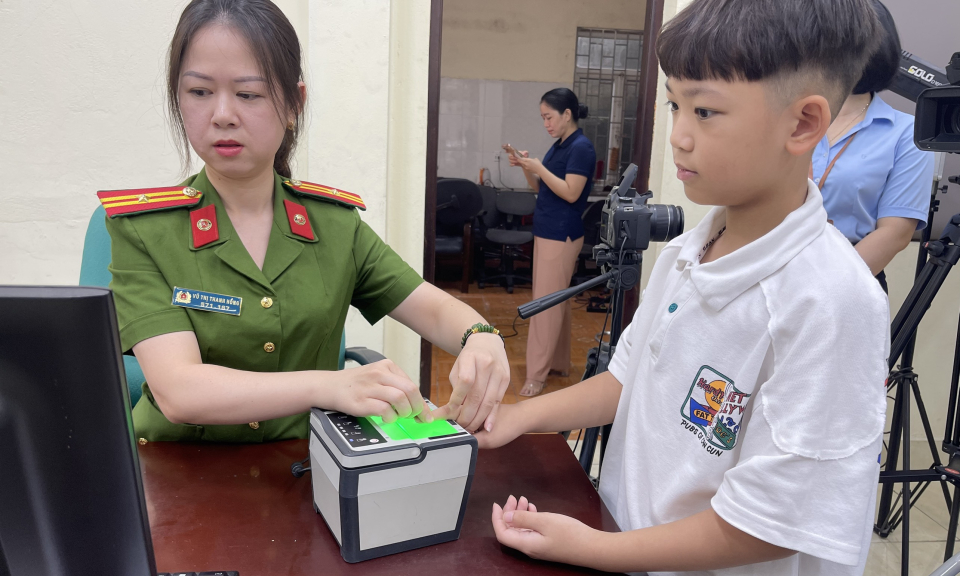 TP Uông Bí: 6 công dân dưới 14 tuổi đăng ký thực hiện căn cước   