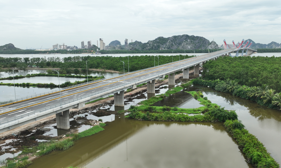 Vượt kế hoạch 5 tháng, đường dẫn cầu Bến Rừng cơ bản hoàn thành