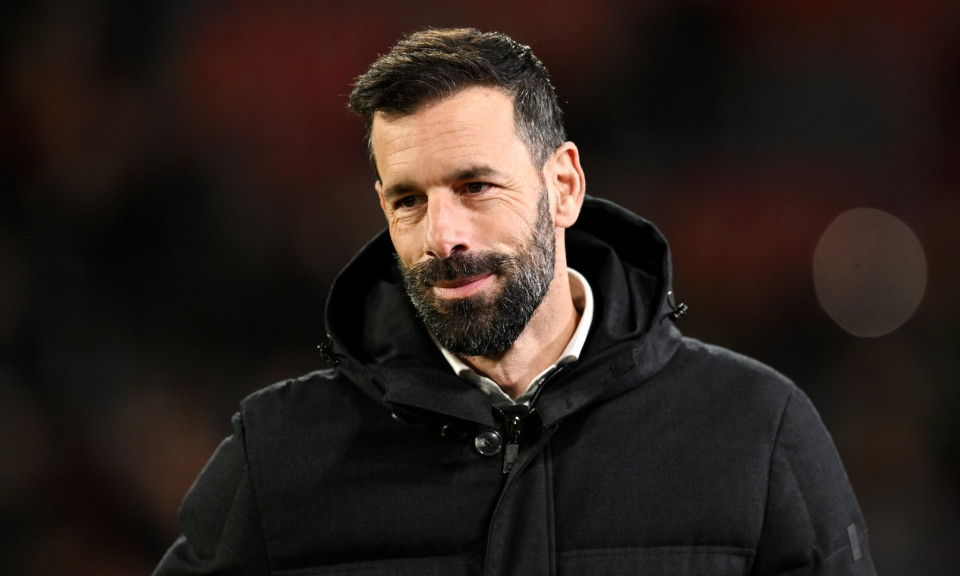 Ruud van Nistelrooy ra mắt Man United