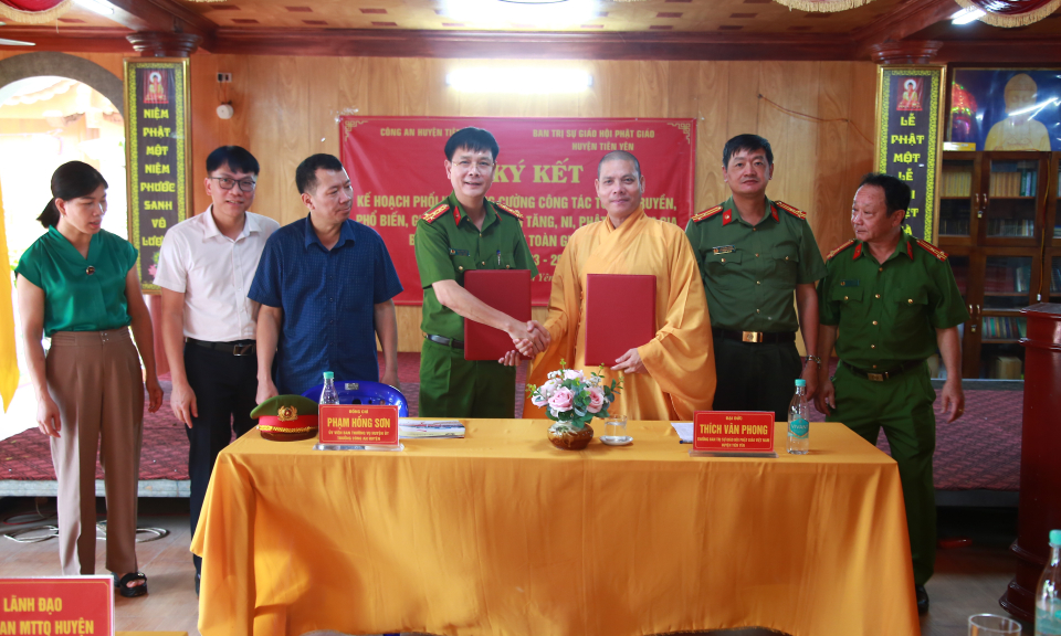 Ký kết công tác tuyên truyền phổ biến, giáo dục tăng ni, phật tử, tham gia bảo đảm ANTT, ATGT
