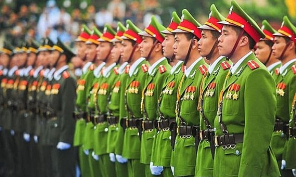 Điều kiện chuyển sang sĩ quan nghiệp vụ