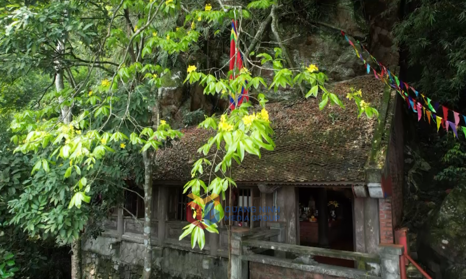 The place where King Monk Tran Nhan Tong composed the scriptures