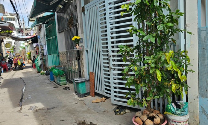 Hai vợ chồng bị bỏng nghi do phóng hỏa đốt nhà
