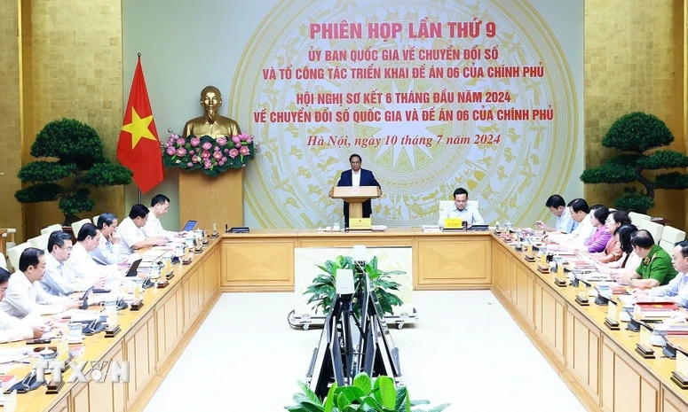 Thủ tướng: Chuyển đổi số đã 'đến từng ngõ, gõ từng nhà, rà từng người'