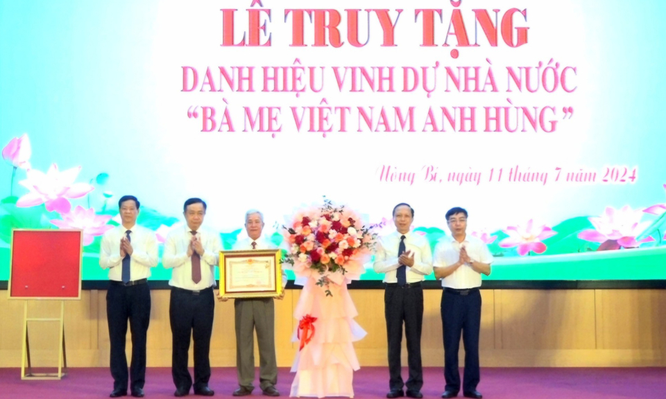 Truy tặng danh hiệu “Bà Mẹ Việt Nam Anh hùng” cho mẹ Đào Thị Ích