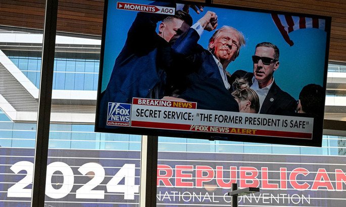Thuyết âm mưu tràn lan sau vụ ông Trump bị bắn khi vận động tranh cử