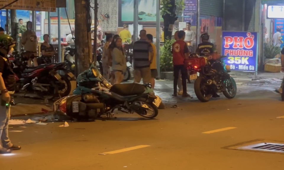 Tai nạn xe máy nghiêm trọng trong đêm, một phụ nữ tử vong