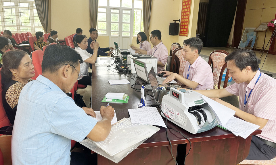 Hỗ trợ, nâng cao mức sống người dân