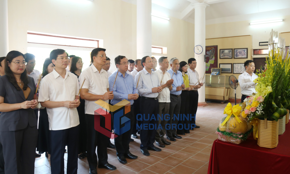 Đoàn đại biểu tỉnh Quảng Ninh dâng hương tưởng nhớ Anh hùng LLVT, Liệt sĩ Vũ Văn Hiếu, tháng 7-2024