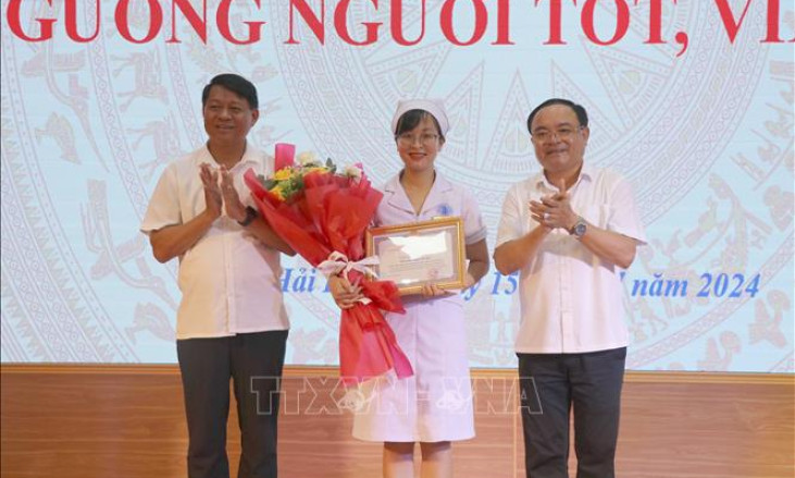 Biểu dương nữ điều dưỡng cứu sống bệnh nhi ngoại viện 