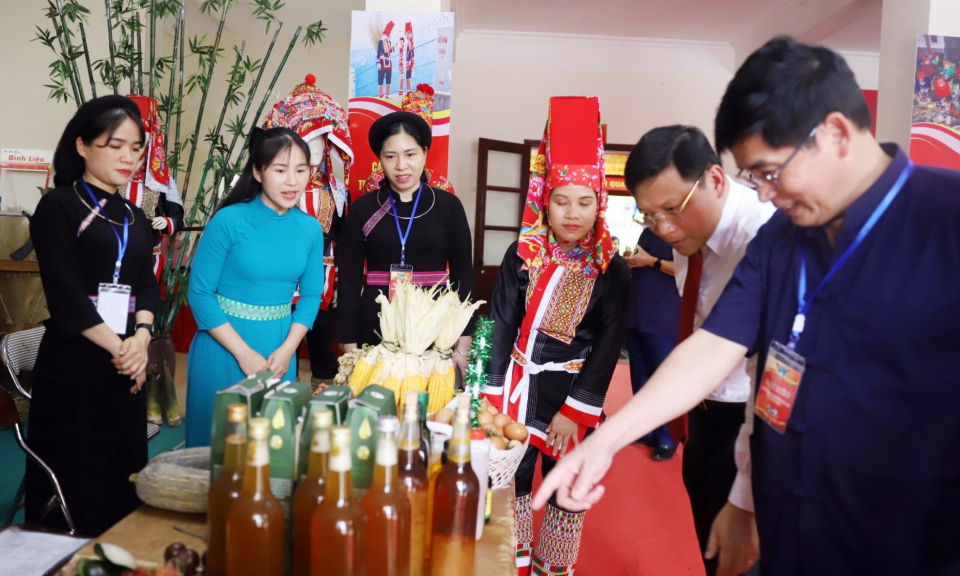 Xây dựng, phát huy giá trị văn hóa con người Quảng Ninh