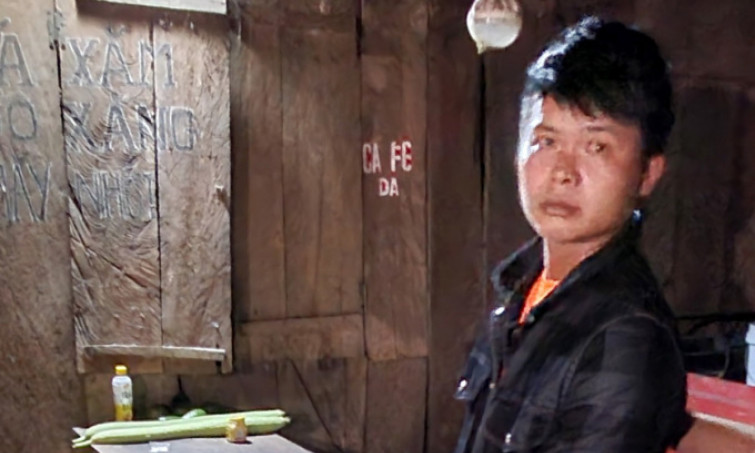 Bé gái quay video kẻ xâm hại, trình báo công an