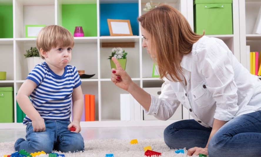 Dạy con điều gì khi đến chơi nhà người khác?