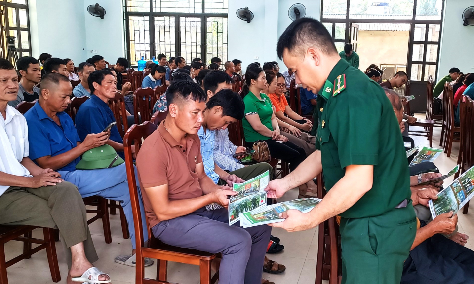 Truyền thông nâng cao nhận thức về phòng, chống mua bán người cho người dân Bình Liêu