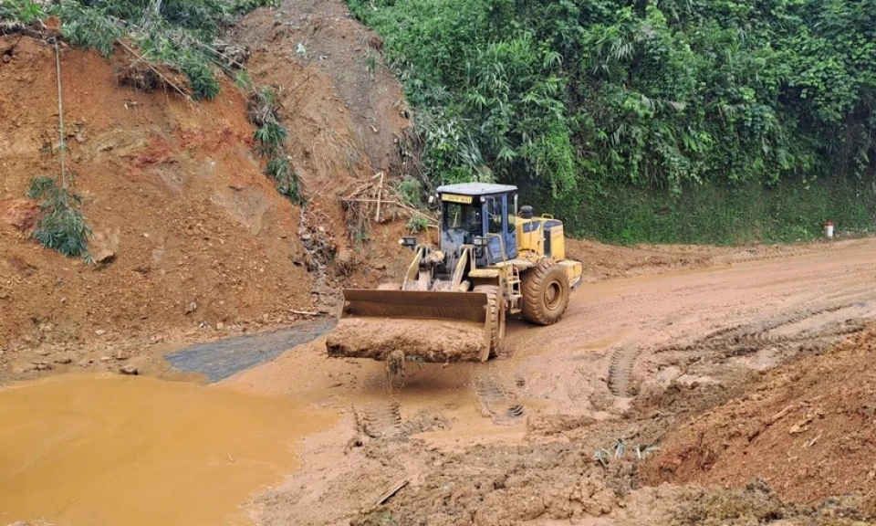  Đông Bắc Bộ có mây, mưa rào và dông rải rác, cục bộ có nơi mưa to đến rất to