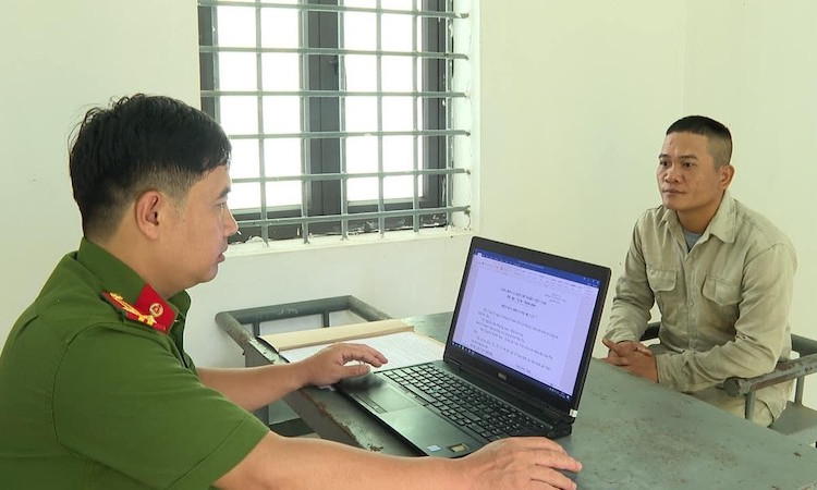 Dùng chiêu quay phim, chụp ảnh rồi đe dọa tống tiền doanh nghiệp