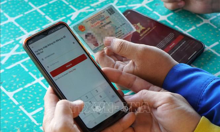 Người dân có thể đăng ký xe lần đầu tại nhà bằng VNeID từ 1/8