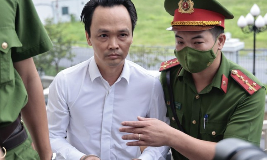 Hình ảnh dẫn giải cựu Chủ tịch Tập đoàn FLC Trịnh Văn Quyết ra tòa