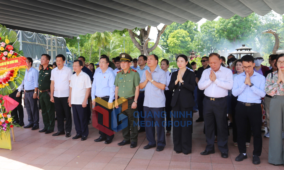 Đoàn đại biểu tỉnh Quảng Ninh viếng các nghĩa trang liệt sĩ tại Quảng Trị, tháng 7-2024