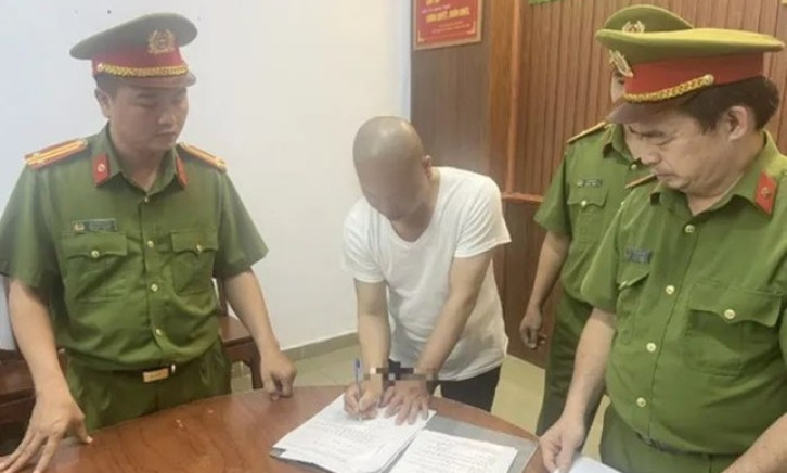 Người tự xưng ‘Thích Tâm Phúc’ bị xét xử về tội lừa đảo và làm giả giấy tờ