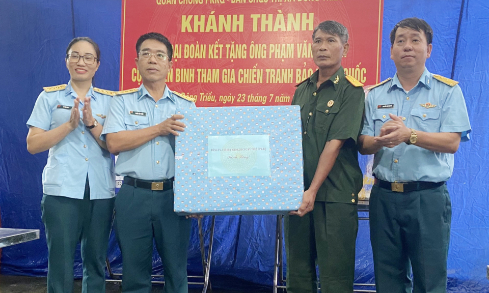 Khánh thành nhà Đại đoàn kết tại thị xã Đông Triều