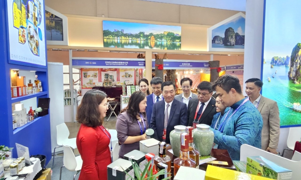Quang Ninh delegation attends 8th China-South Asia Expo