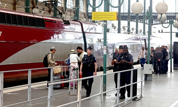 Ga tàu Paris tan hoang vì vụ tấn công đốt phá trước lễ khai mạc Olympic 2024