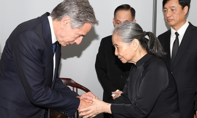 US Secretary of State Blinken arrives in Hà Nội to pay tribute to late General Secretary