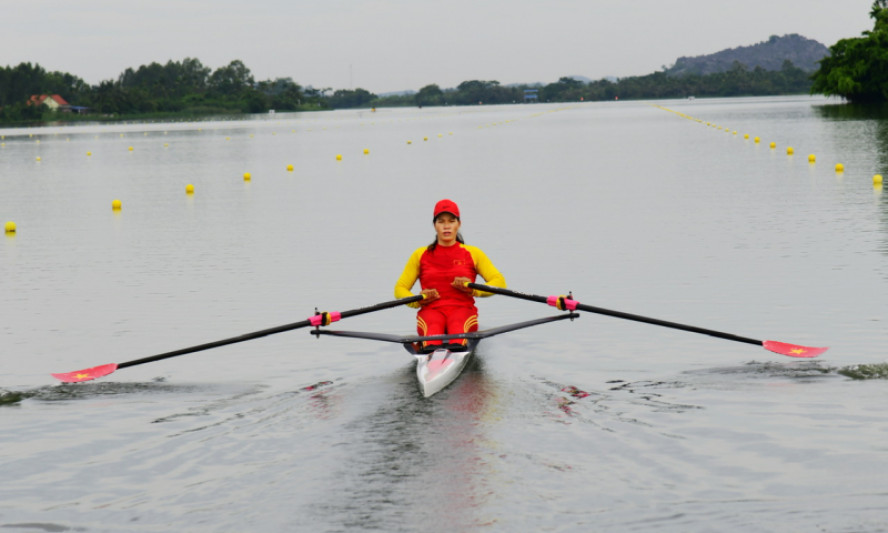 Phạm Thị Huệ xuất sắc vào tứ kết rowing Olympic 2024