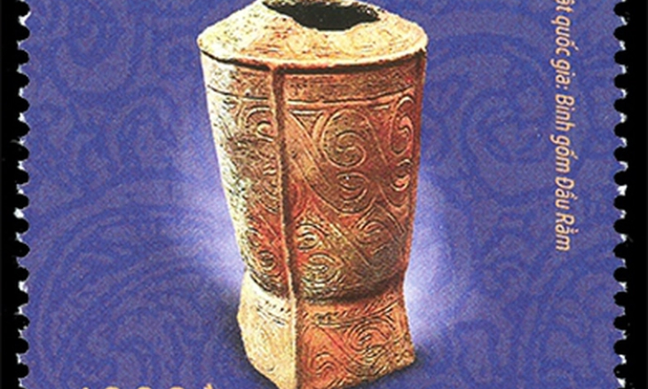 Bình gốm Đầu Rằm lên tem bưu chính