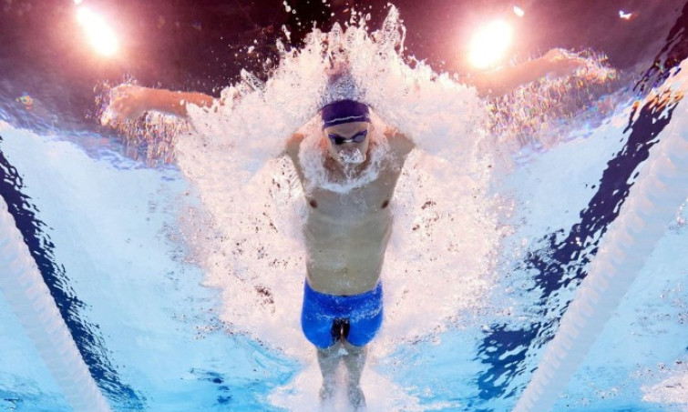 Kình ngư Pháp phá kỷ lục 16 năm của Michael Phelps tại Olympic