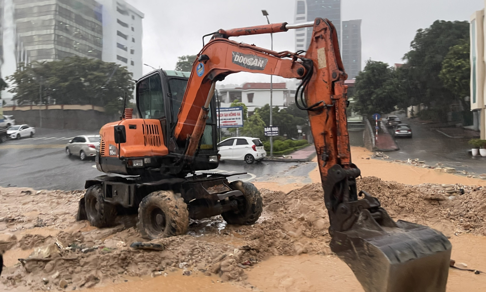 TP Hạ Long: Khẩn trương khắc phục hậu quả do mưa lớn, đảm bảo an toàn cho người dân