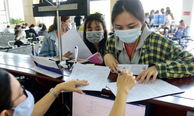 Có tính thuế với tiền thưởng kèm theo Bằng khen, Giấy khen?