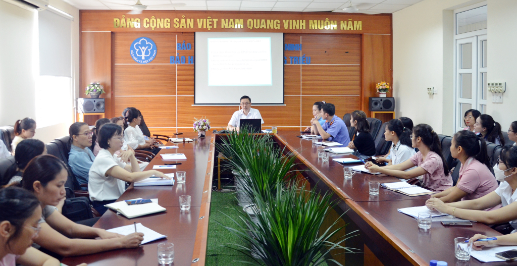BHXH TX Đông Triều tổ chức tuyên truyền, phổ biến, đối thoại về pháp luật lao động liên quan đến chính sách BHXH cho chủ doanh nghiệp và người lao động trên địa bàn thị xã (tháng 9/2023). Ảnh: Dương Trường