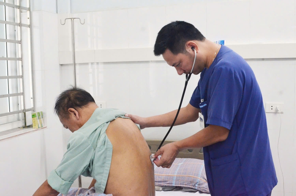 Những trường hợp bệnh nhân cao tuổi, có bệnh lý nền nhiễm bệnh withmore có tổn thương nghiêm trọng, thời gian điều trị dài ngày.